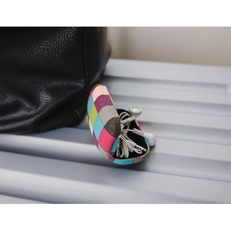 Custodia tascabile da viaggio Kikkerland Plaid Travel Case