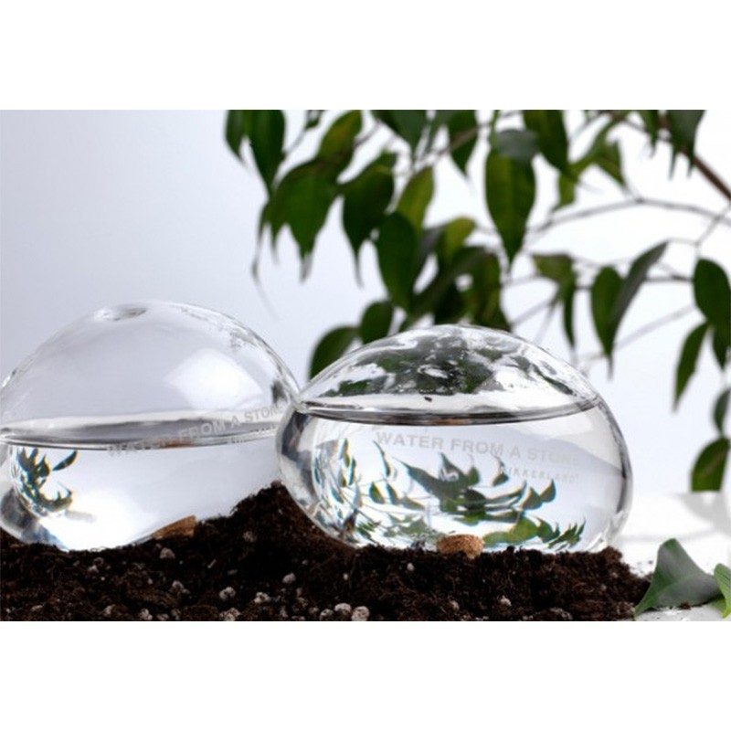 Kit di due pietre in vetro per irrigare le piante Kikkerland Water from a Stone