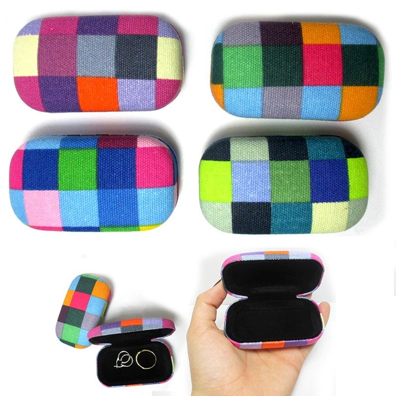 Custodia tascabile da viaggio Kikkerland Plaid Travel Case