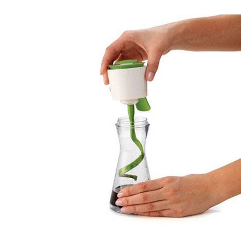 Set miscelatore per condimenti e oliera spray Chef'n Emulstir e Oil Mr