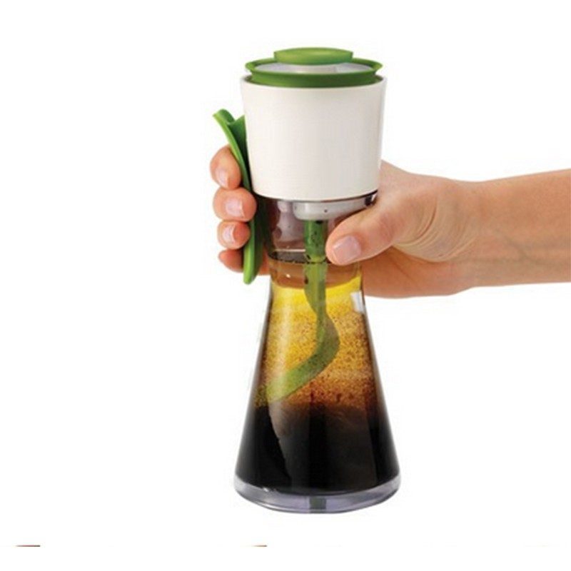 Set miscelatore per condimenti e oliera spray Chef'n Emulstir e Oil Mr