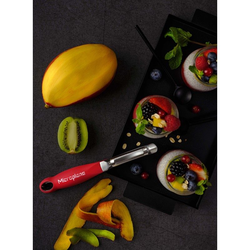 Pelaverdura e frutta a lama seghettata Microplane Professional Serrated Peeler