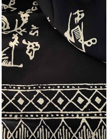 Pareo copricostume in viscosa con stampa con pesci e simboli Pareo copricostume in viscosa con stampa con pesci e simboli