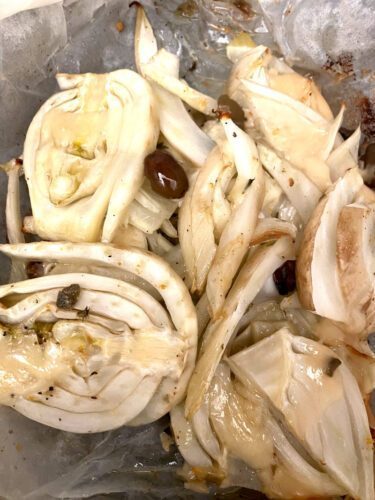 Finocchi al cartoccio con olive e capperi