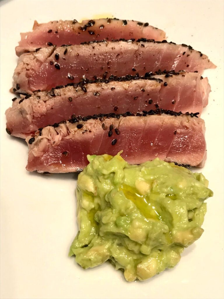 Tagliata di tonno con avocado