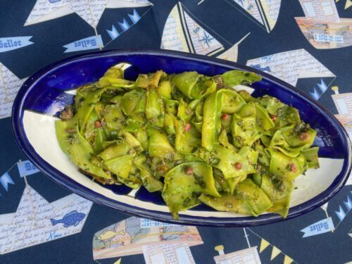 Trombette marinate con capperi e pepe rosa
