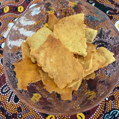 Crackers di ceci alle erbe aromatiche e paprika